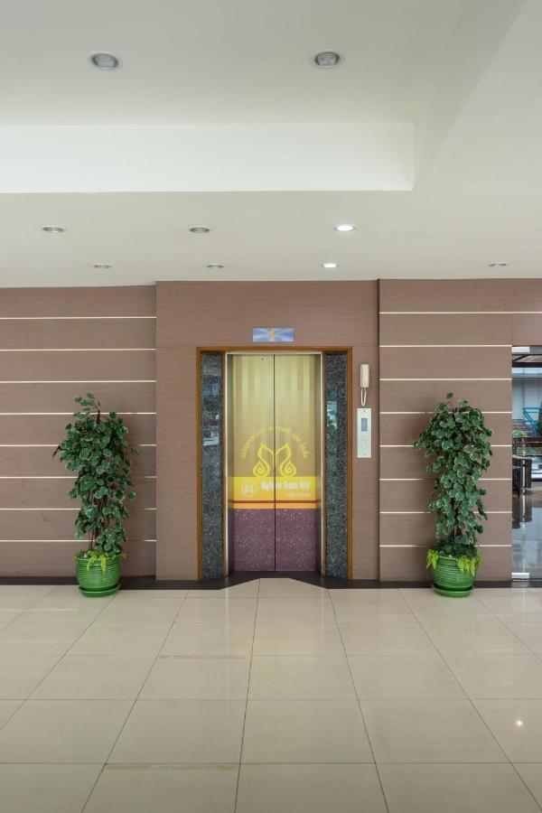 Mayflower Grand Hotel Korat Накхонратчасима Экстерьер фото