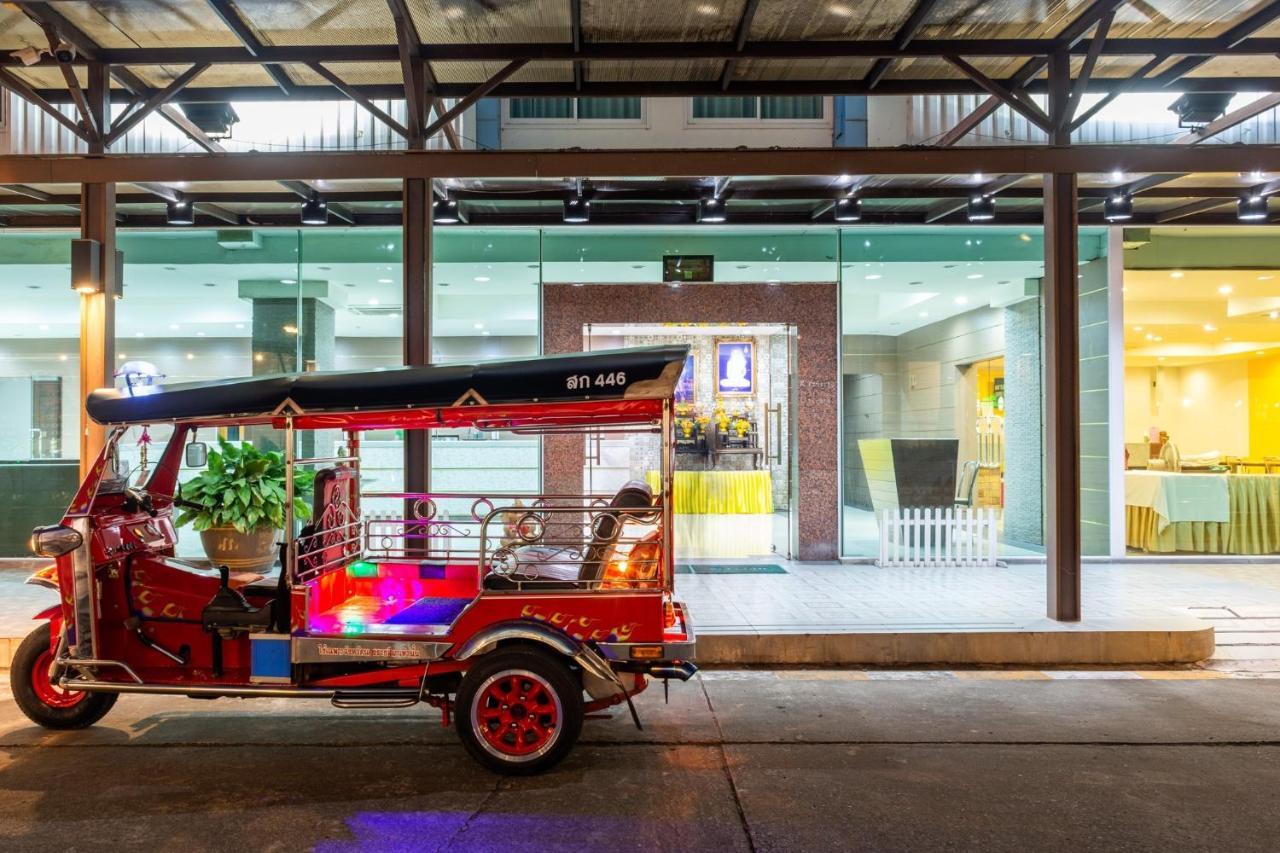 Mayflower Grand Hotel Korat Накхонратчасима Экстерьер фото